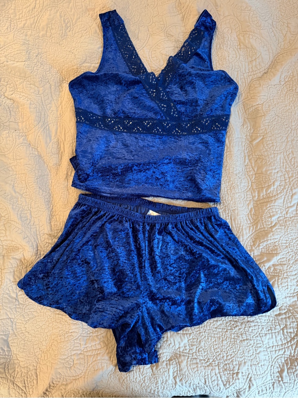 Vintage Avon crushed Velvet Lace-Trim Sleep Set - Blue